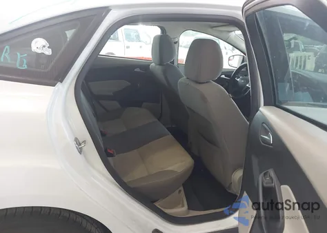 2013 Ford Focus Se z USA, uszkodzony, nr VIN 1FADP3F25DL220283